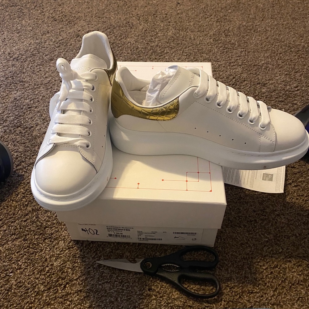 $500 - Picture 2 of 5